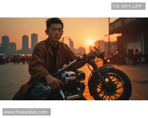 足球明星侧颜高清照片欣赏展现他们独特魅力与风采的完美瞬间 足球明星侧颜高清照片欣赏展现他们独特魅力与风采的完美瞬间